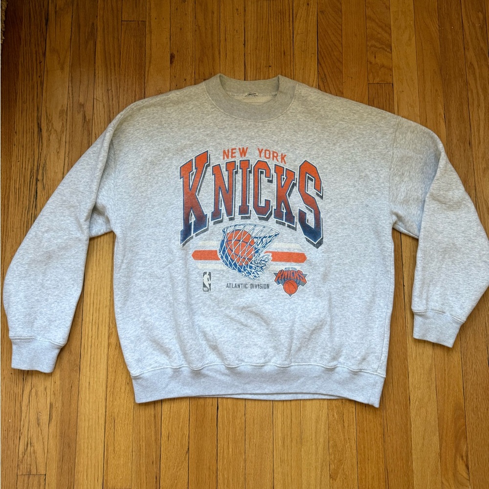 Abercrombie & Fitch New York Knicks Light Gray Fleece Crewneck